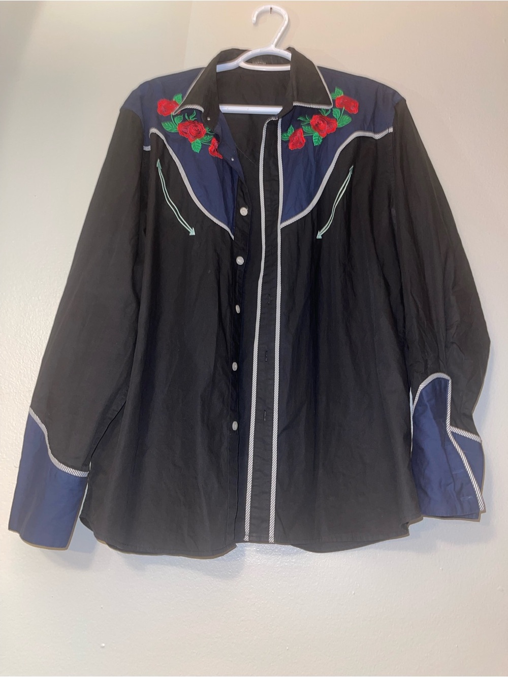 Black Western Short Sleeve Shirt with Red Rose Embroidery